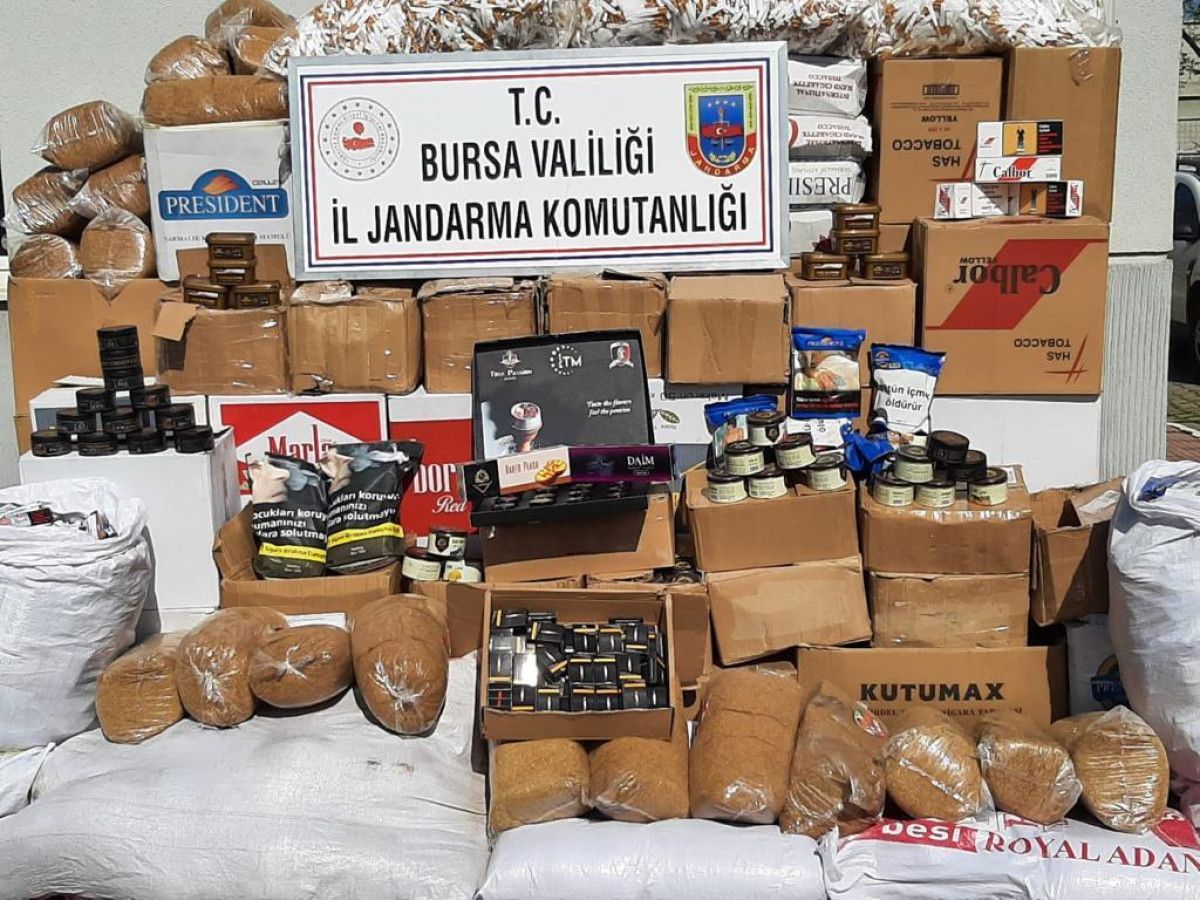 Bursa da yüz binlerce liralık kaçak ürünler ele geçirildi #1