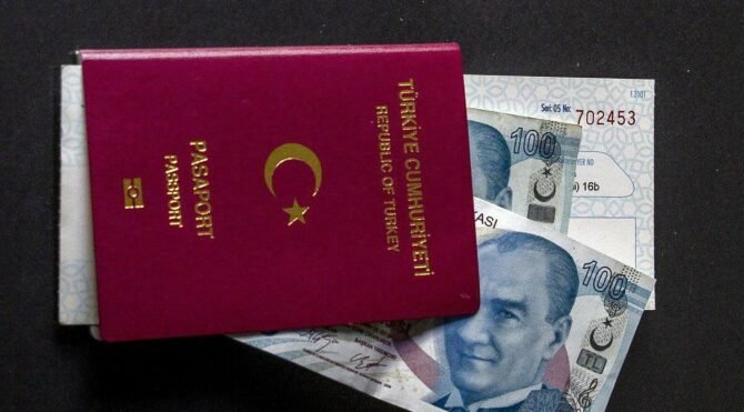 CHP'den 'Gençler pasaport, defter, çıkış harcı ödemesin' teklifi