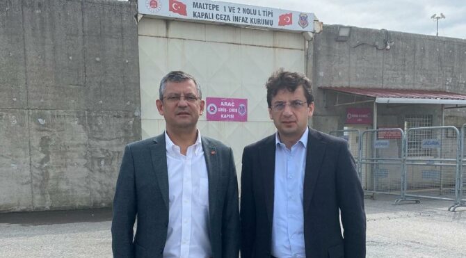 CHP'li Özel ve Emre cezaevindeki Haskoloğlu ile görüştü