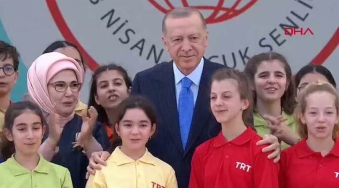 Cumhurbaşkanı Erdoğan 23 Nisan'ı İstanbul'da kutladı