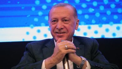 Cumhurbaşkanı Erdoğan gençlere 'dünyayı gezin' dedi, CHP'li Karabat bütçeyi çıkardı