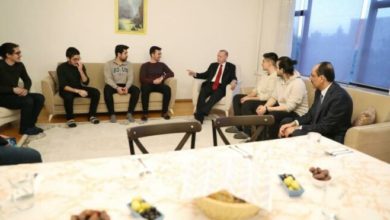 Cumhurbaşkanı Erdoğan, öğrenci evine iftar yaptı