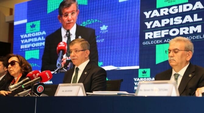 Davutoğlu, 'Gelecek Adalet Modeli' raporunu paylaştı