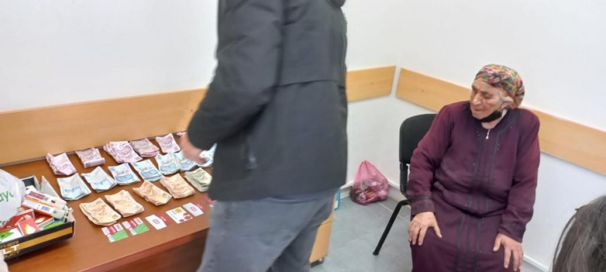 Bursa’da dilenen yaşlı kadının parasını belediye aldı #1