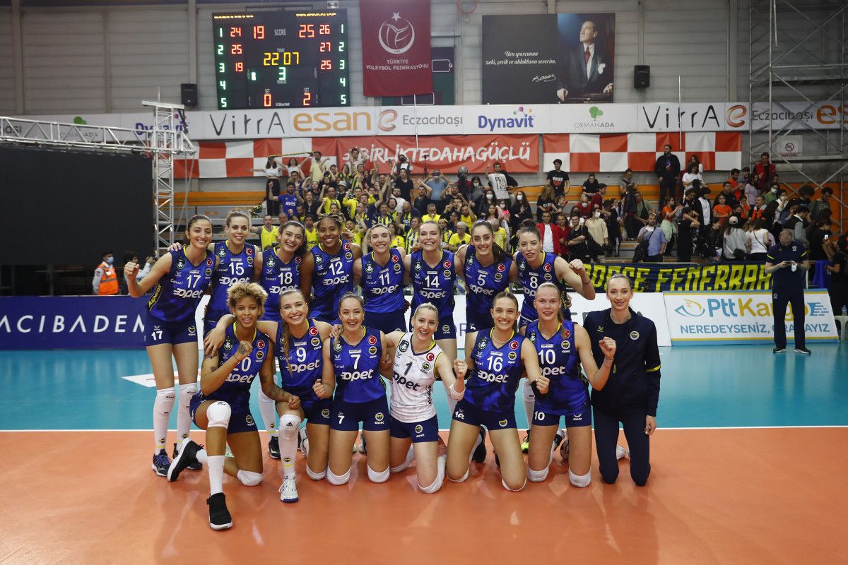 Fenerbahçe, Sultanlar Ligi finalinde VakıfBank ın rakibi #1