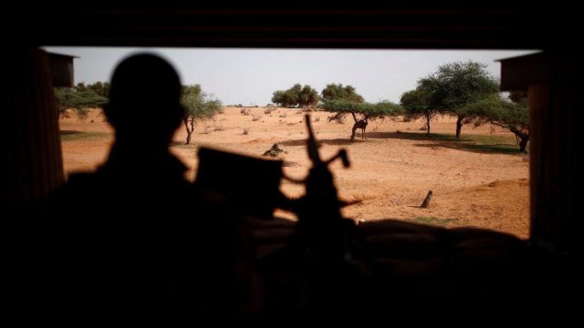 Fransız ordusu Mali deki bir üssü daha terketti #1