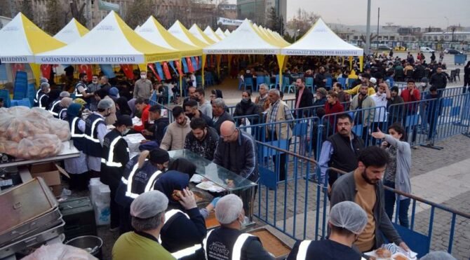 Gaziantep'te iftar sofrasına talep artıyor!