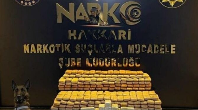 Hakkari'de 241 kilo eroin ele geçirdi