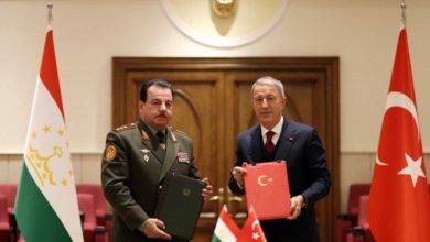 Hulusi Akar, Tacikistan Savunma Bakanı ile bir araya geldi