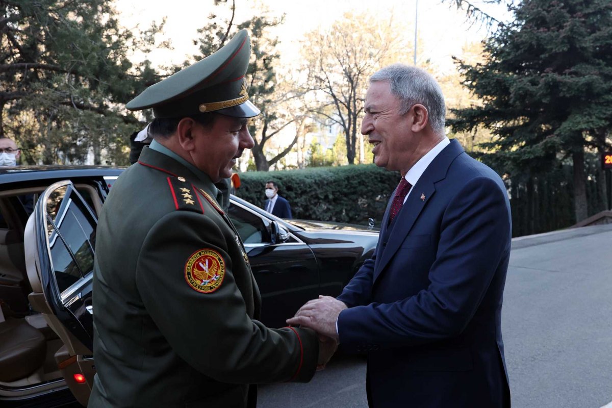 Hulusi Akar, Tacikistan Savunma Bakanı ile bir araya geldi #1