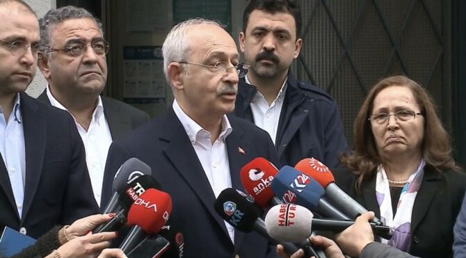 Kılıçdaroğlu, Dink Vakfı'nı ziyaret etti
