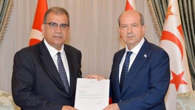 Kuzey Kıbrıs'ta hükümetin istifası kabul edildi