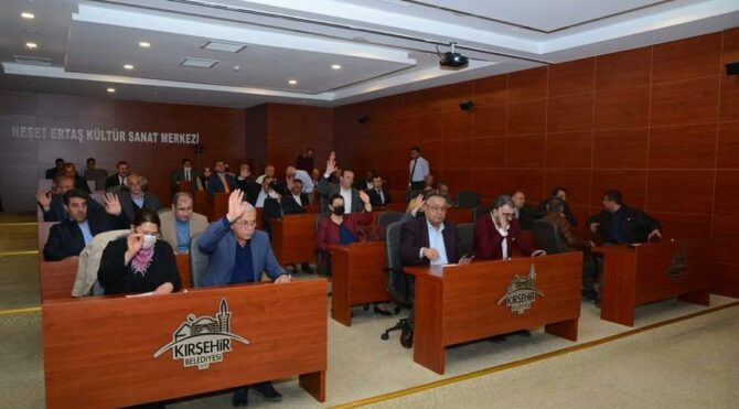 MHP'nin teklifine AKP karşı çıktı, CHP ve İYİ Parti destek verdi