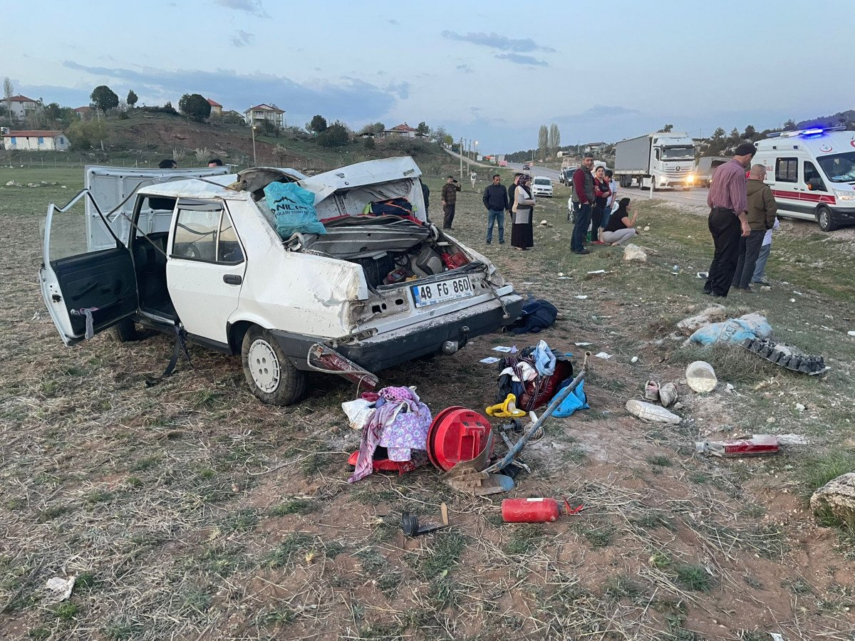 Muğla’da otomobil şarampole devrildi: 1 ölü, 5 yaralı #2