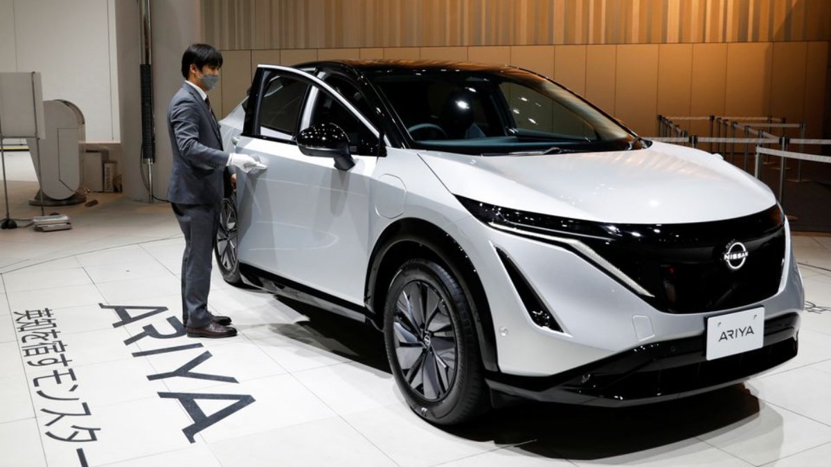 Nissan, elektrikli SUV Ariya satışlarını erteledi