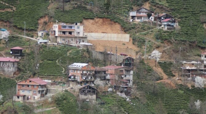 Rize'deki yamaçlara 'istinat duvarı' önlemi