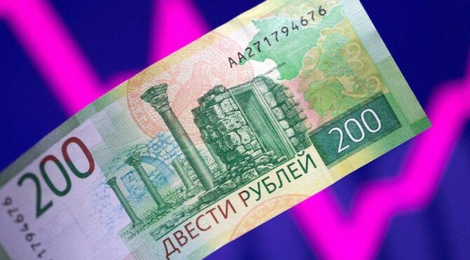 Rus rublesi şaşırtmaya devam ediyor