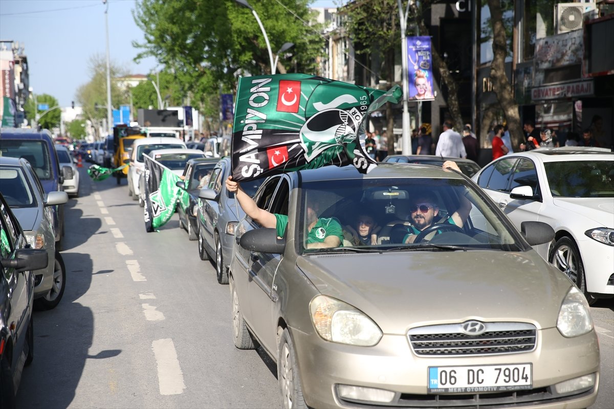 Sakaryaspor da 1.Lig e yükselmeyi garantiledi #2