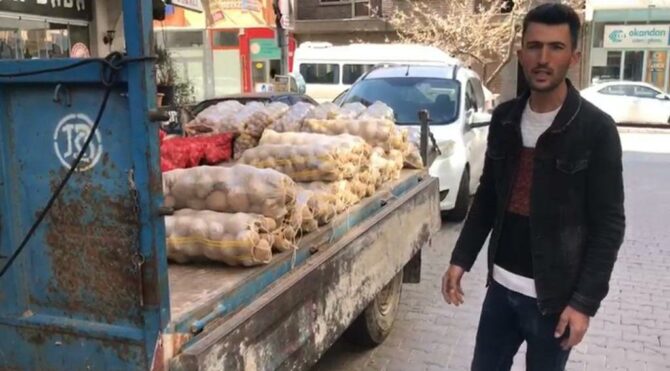 Seyyar satıcılık yapan patatesçi ceza yedi