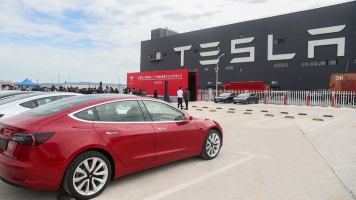 Tesla, Çin'deki otomobil taleplerine yetişemiyor