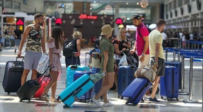 Turizm gelirleri ilk çeyrekte yüzde 122,4 arttı