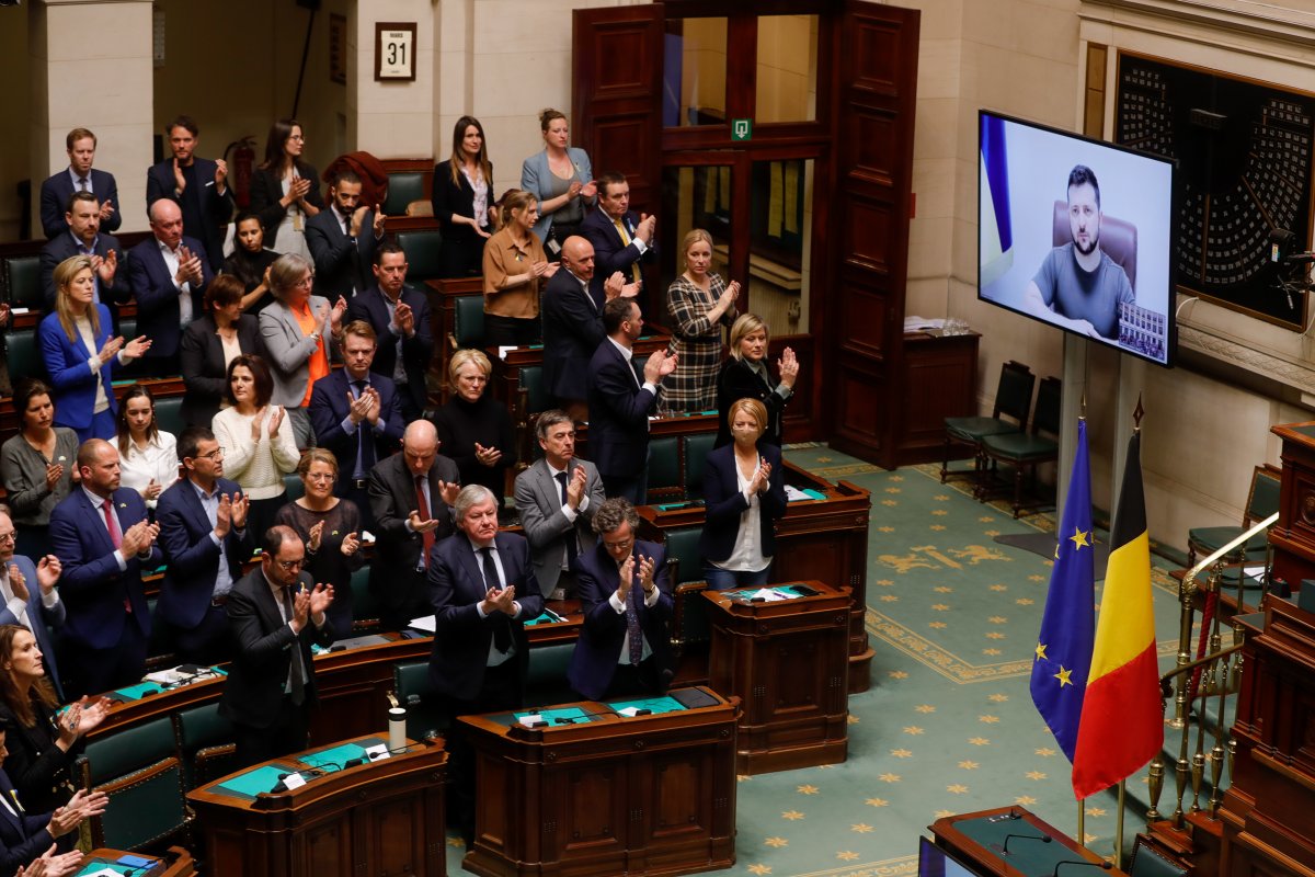 Ukrayna Devlet Başkanı Vladimir Zelenskiy savaştan bu yana 19 parlamentoya hitap etti #3