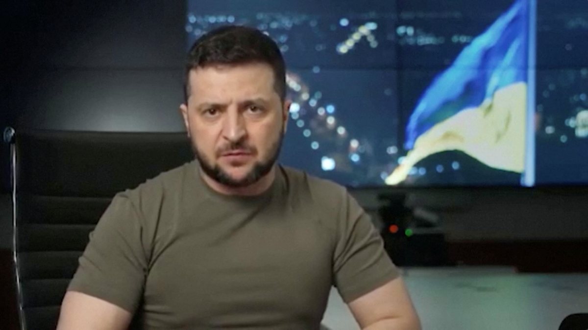 Zelensky: Mariupol'de tahliye için Türkiye ile temaslarımız var