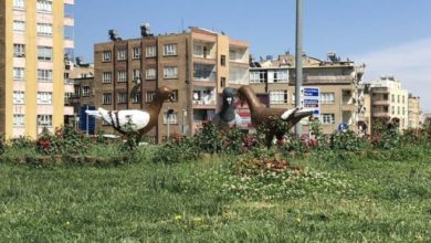 AKP’li belediyenin heykelleri olay oldu!