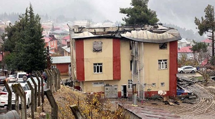 Aladağ'da 12 kişinin yaşamını yitirdiği yurt yangını davasında sekiz kişiye hapis cezası çıktı