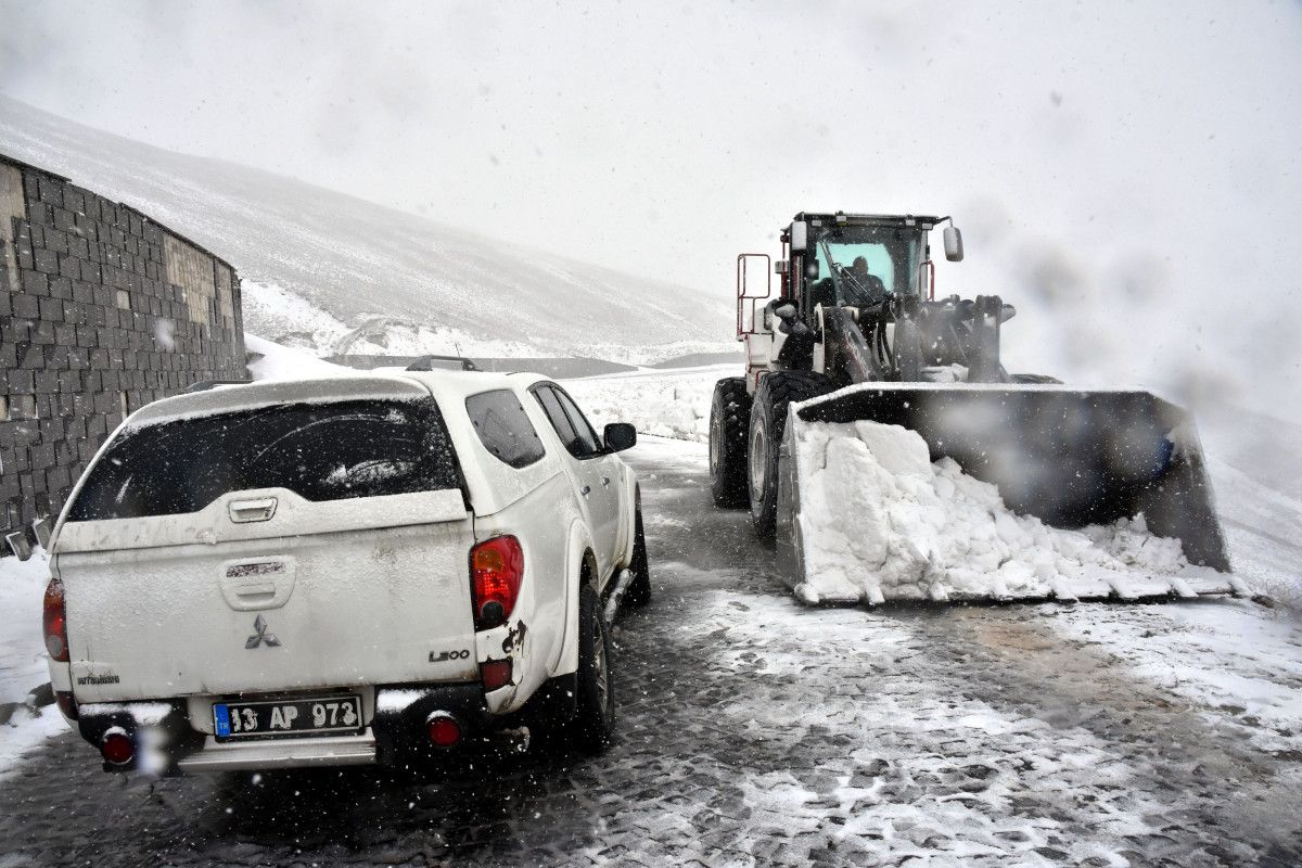 Bitlis te karla mücadele devam ediyor #3