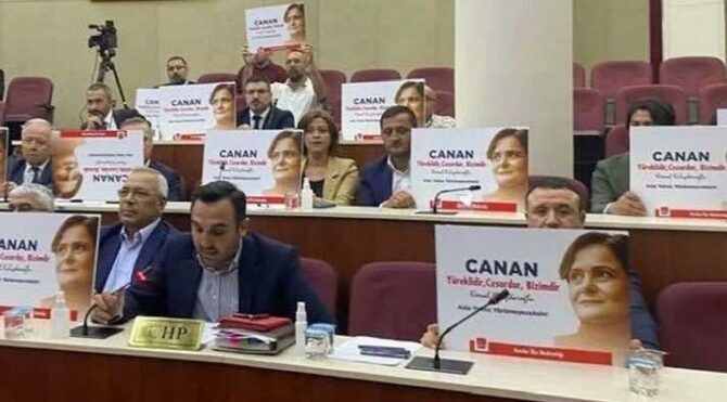 CHP’li meclis üyelerinden Kaftancıoğlu kararına protesto