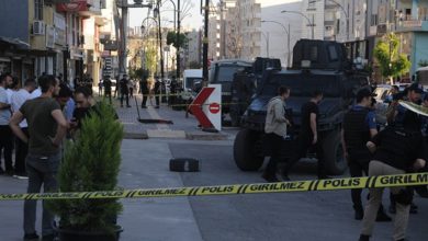 Cizre'de cadde üzerinde yürüyenlere araçtan ateş açıldı: 1 ölü, 1 yaralı