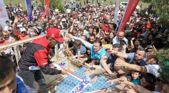 İzdihama dönüşen uçurtma şenliğinde çocuklar ezildi