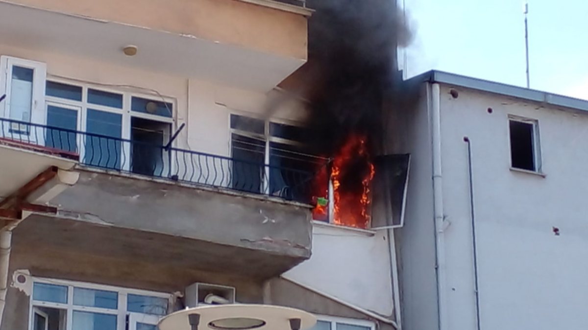 Kocaeli'de apartman yangını