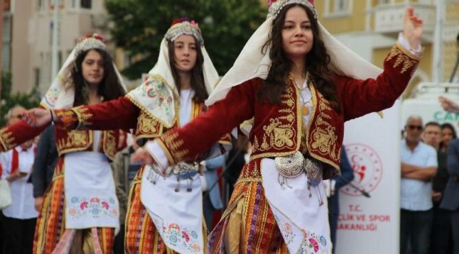 Manisa'da19 Mayıs coşkuyla kutlandı