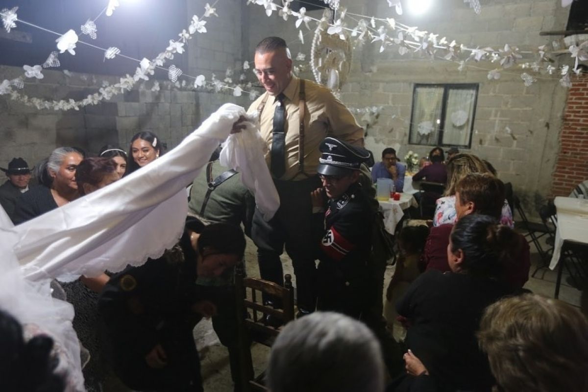 Meksika daki Nazi temalı düğün, Yahudileri kızdırdı #2