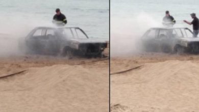 Otomobilini sahile çeken adam benzin döküp yaktı