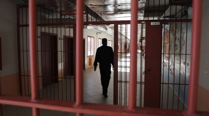 Salgın nedeniyle çıkarılan mahkumların cezaevi izni uzatma hazırlığı