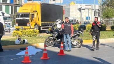 Şüpheli kovalayan motosikletli polis ekibi TIR'a çarptı: 1 ölü, 1 yaralı
