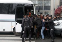 Taksim'e yürümek isteyen gruplara gözaltı