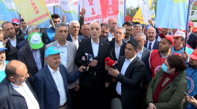 Türk-İş'ten 1 Mayıs'ta asgari ücrete zam talebi