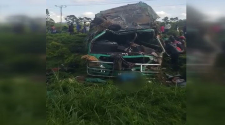 Uganda’da otobüs devrildi: 20 kişi yaşamını yitirdi