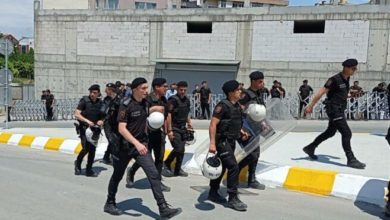 Zabıta ve polis, inşaat halindeki cami otoparkı için karşı karşıya geldi