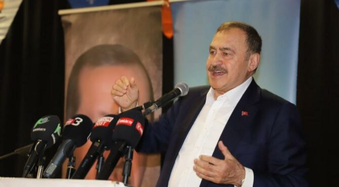 AKP’li Eroğlu: Kriz dolayısıyla insanlar akaryakıt bulamıyordu