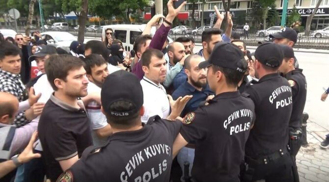 Alparslan Kuytul için izinsiz gösteri yapan 7 kişi tutuklandı