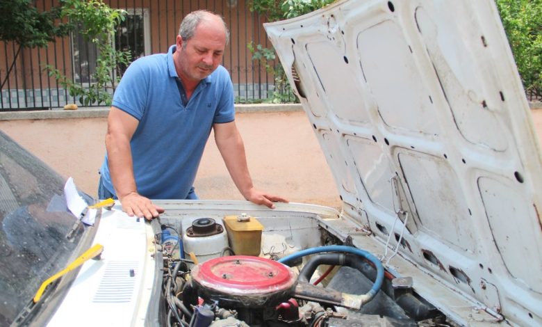 Antalya'da aracına kurduğu sistemle yakıttan tasarruf sağlıyor