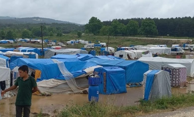 Bursa 500 işçinin kaldığı çadır kent sular altında kaldı