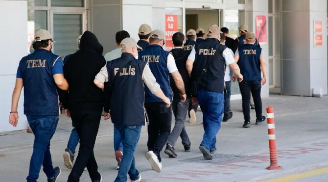Eskişehir'de FETÖ operasyonu: 7 gözaltı