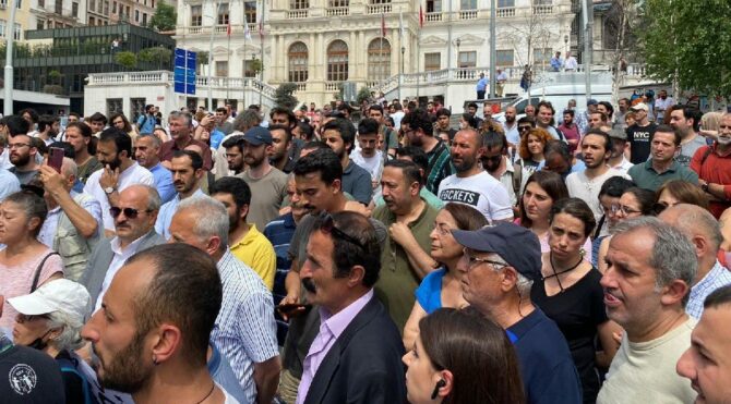 Fetihtepeliler, Beyoğlu Belediyesi önünden başkana seslendi