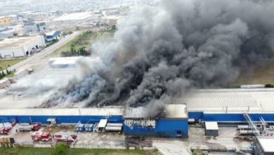 İlaç fabrikası alev alev yanıyor